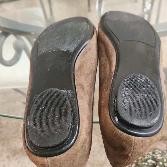 Vaneli Black and Brown Quilted Flats with Bow Dize 81/2 - Picture 4 of 4